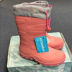 Tundra Coral and Gray Waterproof Boots